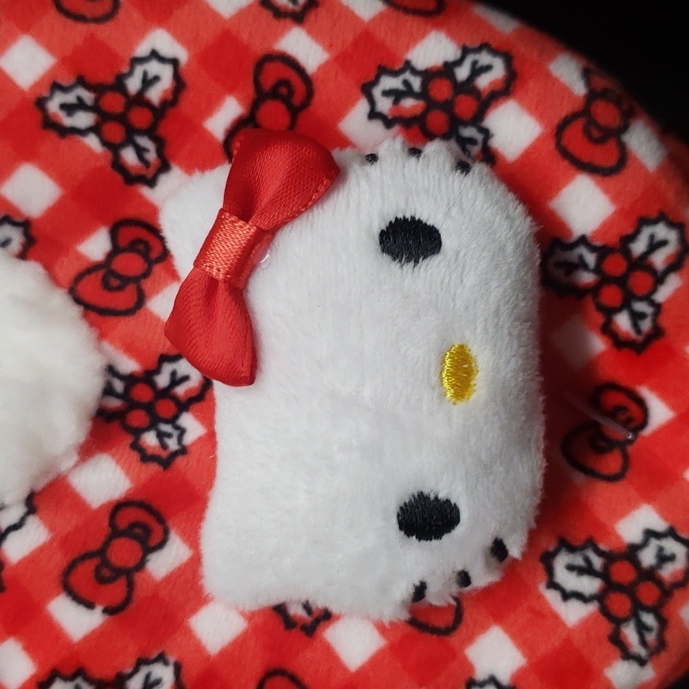 Hello Kitty NWT Fuzzy Babba Faux Sherpa Lined Holiday Slippers - Picture 4 of 5